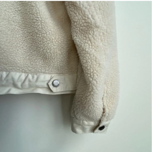 NWT Womens Stoosh Denim Faux Fur Sherpa Trucker Jacket
Cream shearling small - Picture 7 of 12